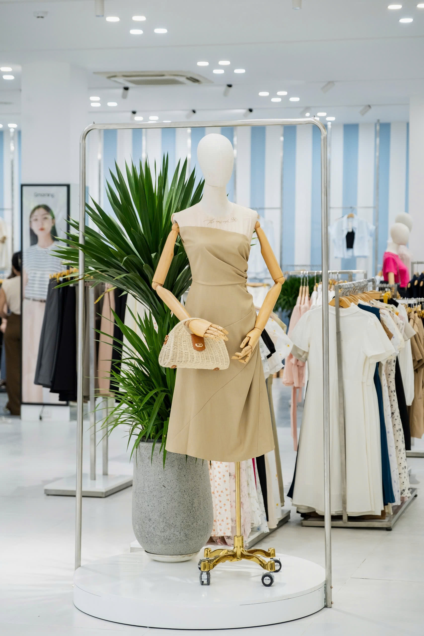 HAPPINESS FASHION STORE