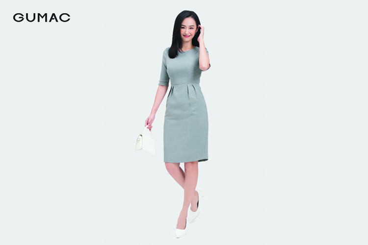 Váy đầm màu xám của thương hiệu GUMAC Váy đầm màu xám của thương hiệu GUMAC