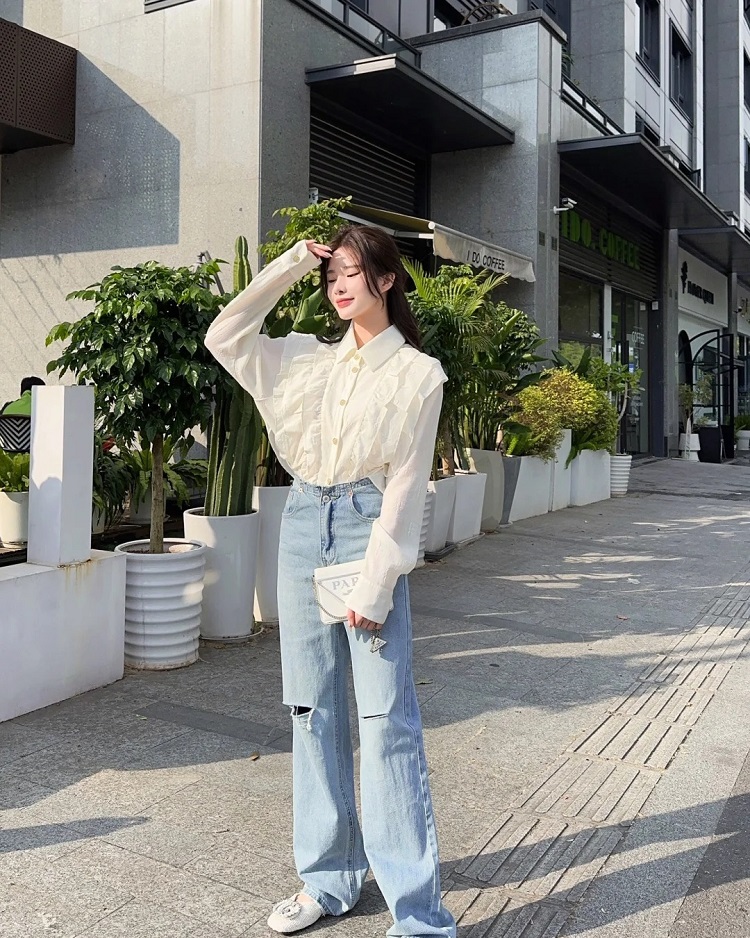 Áo sơ mi bánh bèo đẹp cùng quần jean rách cá tính áo sơ mi bánh bèo đẹp cùng quần jean rách cá tính