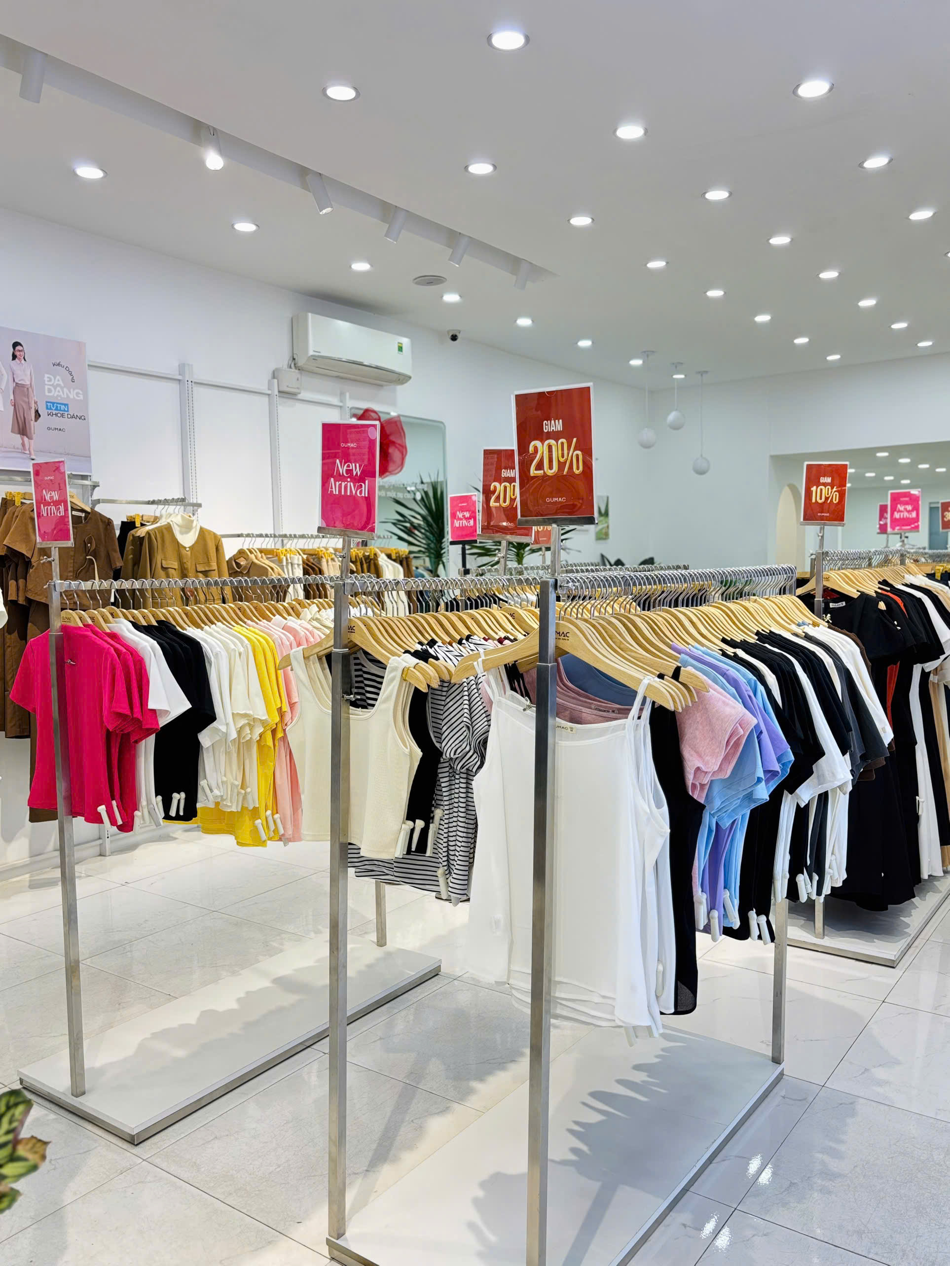 shop quan ao nu cach mang thang 8