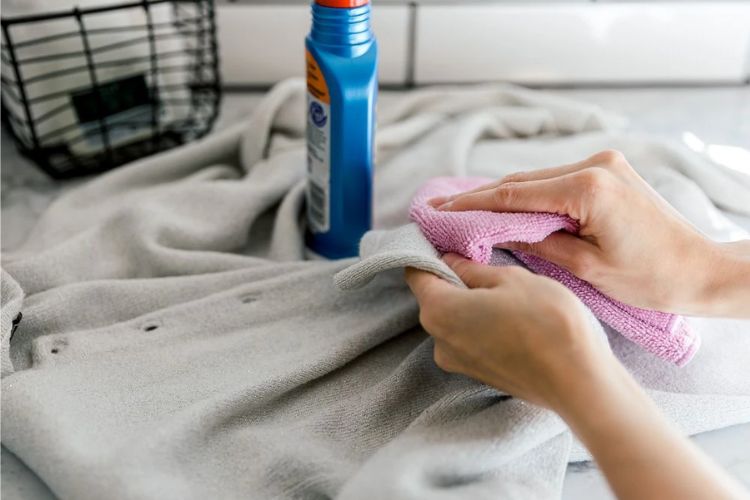Giặt tại nhà bằng tay Giặt tại nhà bằng tay