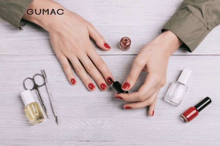 Để lớp gel khô tự nhiên không cần dùng máy Để lớp gel khô tự nhiên không cần dùng máy