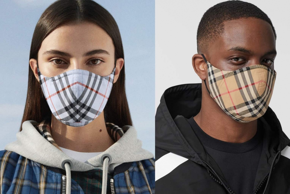 Burberry tung ra những mẫu khẩu trang có hoạ tiết đặc trưng của thương hiệu. Burberry tung ra những mẫu khẩu trang có hoạ tiết đặc trưng của thương hiệu.