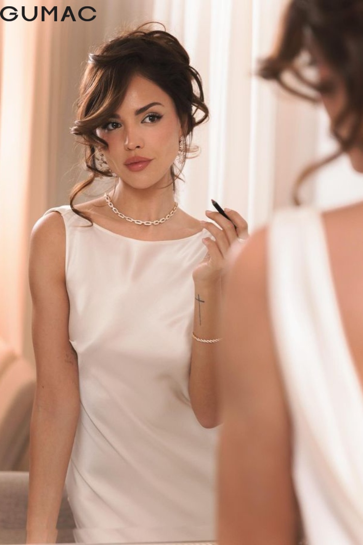 Ca si Eiza Gonzalez