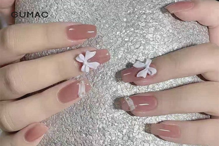Mẫu nail hồng đất đính đá sang chảnh Mẫu nail hồng đất đính đá sang chảnh
