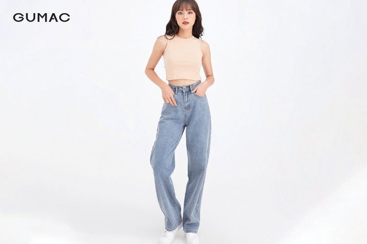 Quần jean ống rộng phối áo croptop Quần jean ống rộng phối áo croptop