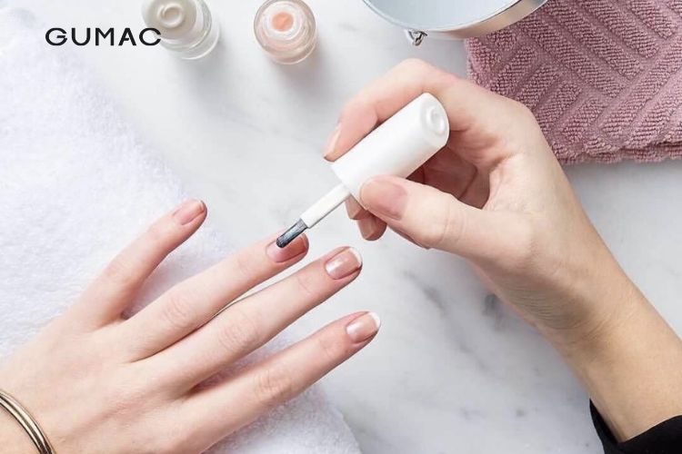 Tại sao bạn gái nên sử dụng sơn lót móng tay Tại sao bạn gái nên sử dụng sơn lót móng tay