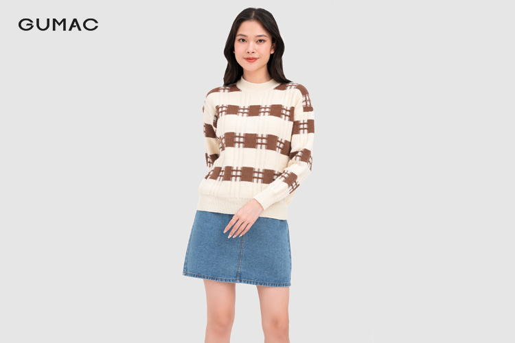 Kết hợp áo len với chân váy jean Kết hợp áo len với chân váy jean