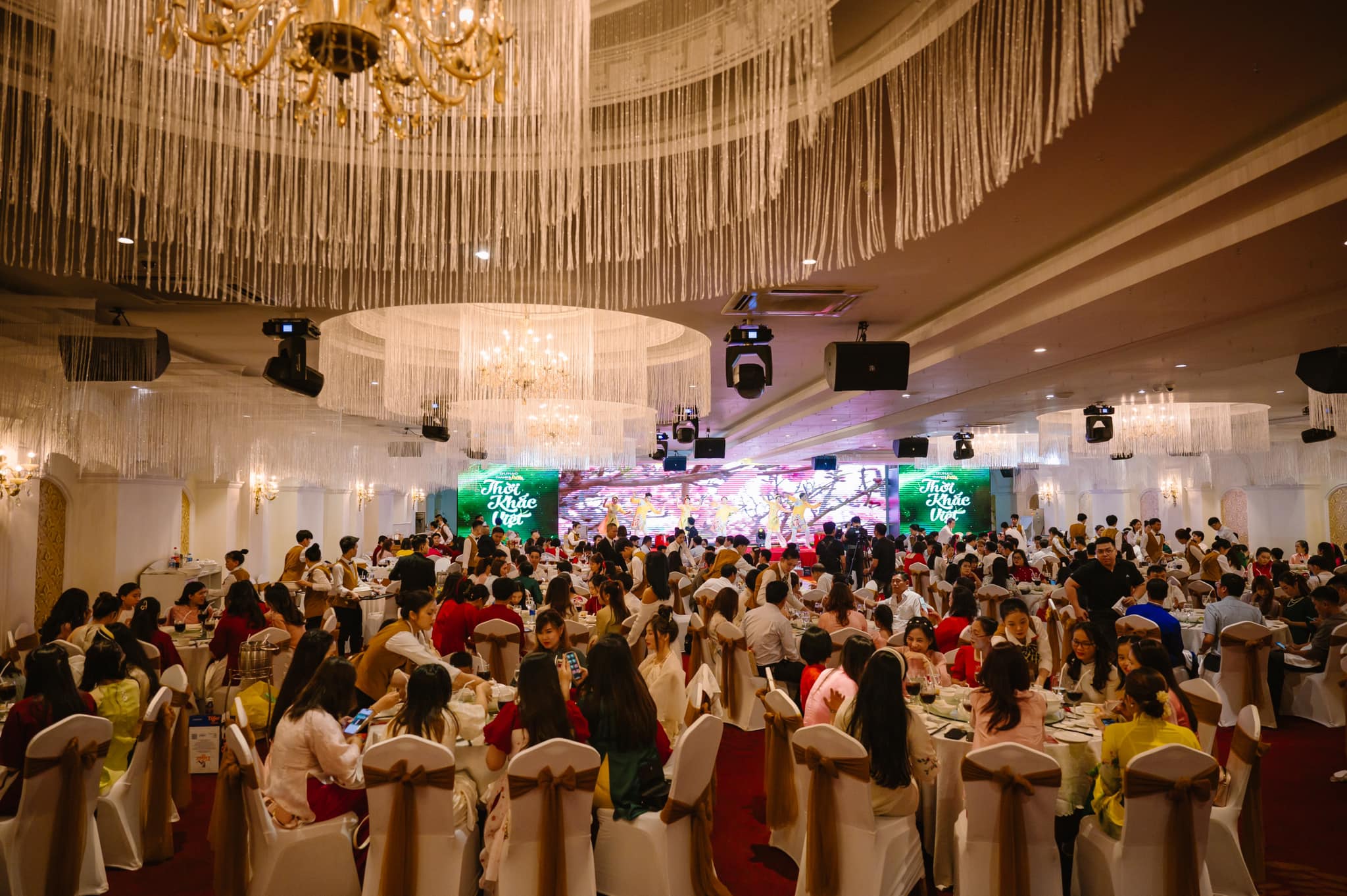 thanksparty-thoi-khac-viet