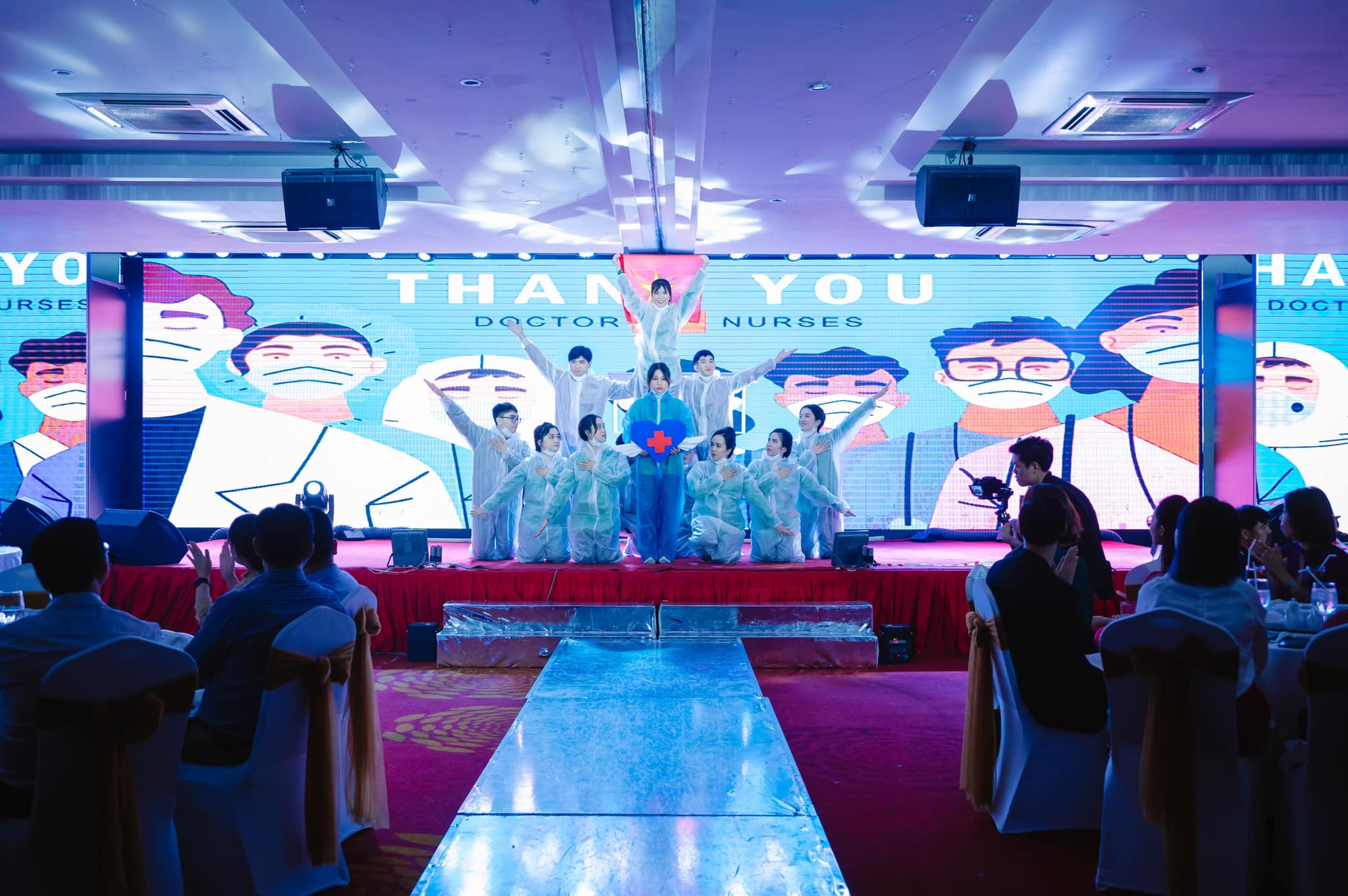 thanksparty-thoi-khac-viet