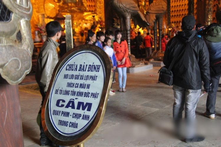 Các điều kiêng kỵ khi vào lễ chùa