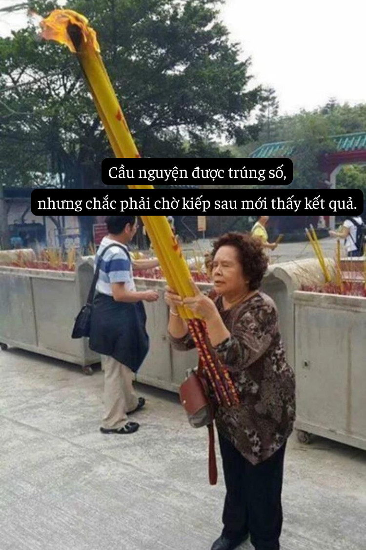 Stt hài hước khi đi chùa cầu nguyện
