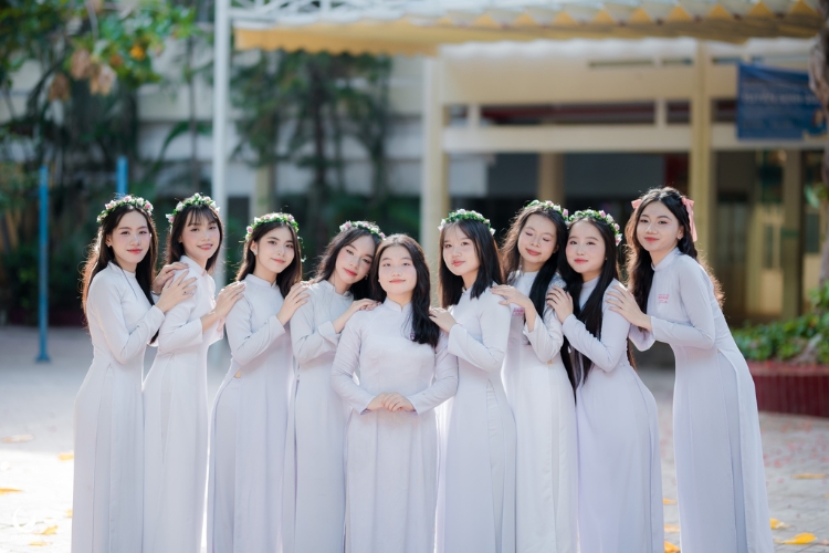 hoa chụp áo dài