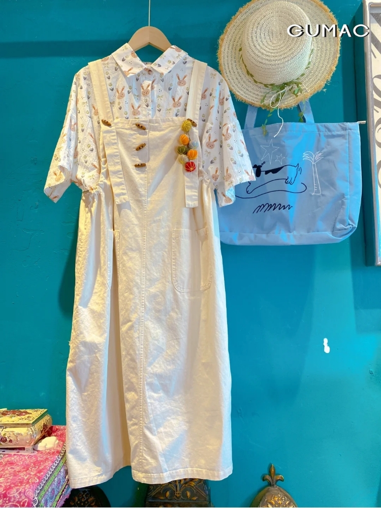 phoi ao so mi nu hoa tiet cung item yem nang dong