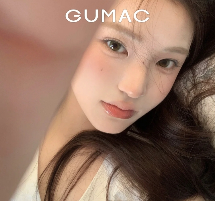 cach chup anh tren giuong theo phong cach selfie