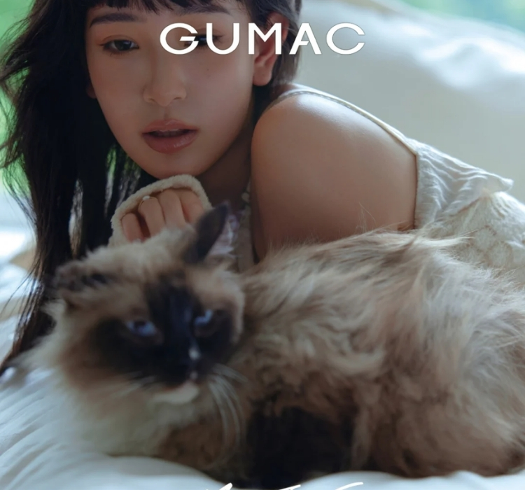 cach chup anh tren giuong voi thu cung xinh xinh