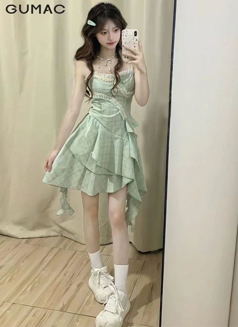 vay lien dang xoe xanh la