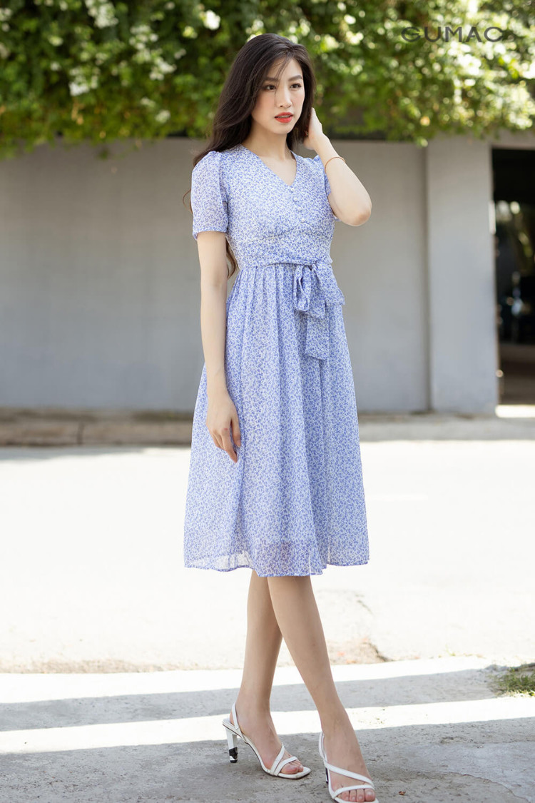Sandal cao gót cho váy xòe dài