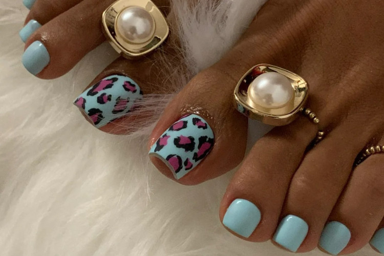 Màu nail chân đẹp cho da ngăm
