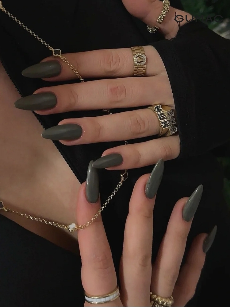 chon nail mau xam theo tone da