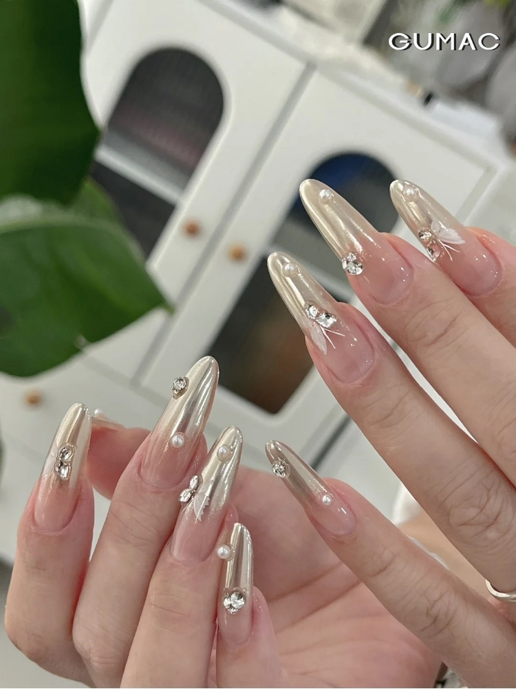 mau nail dinh ngoc trai