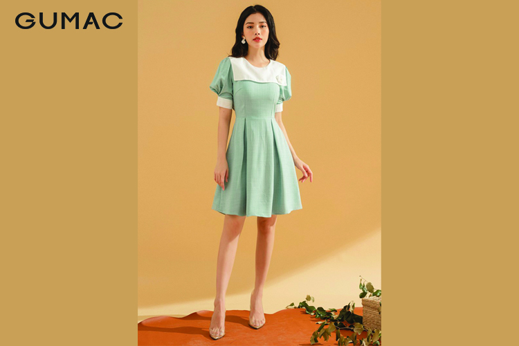 Áo dáng xoè xếp ly mặt trước