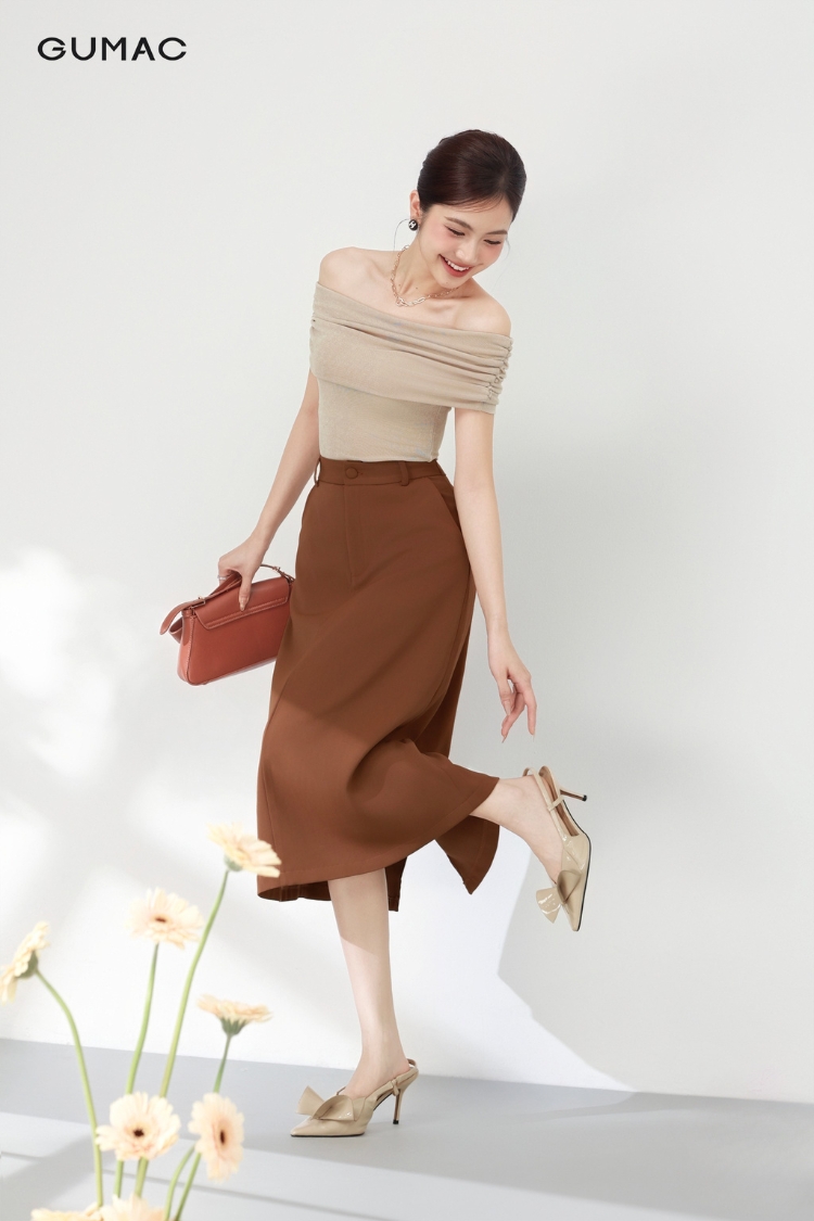 Kết hợp cùng giày dép cao gót