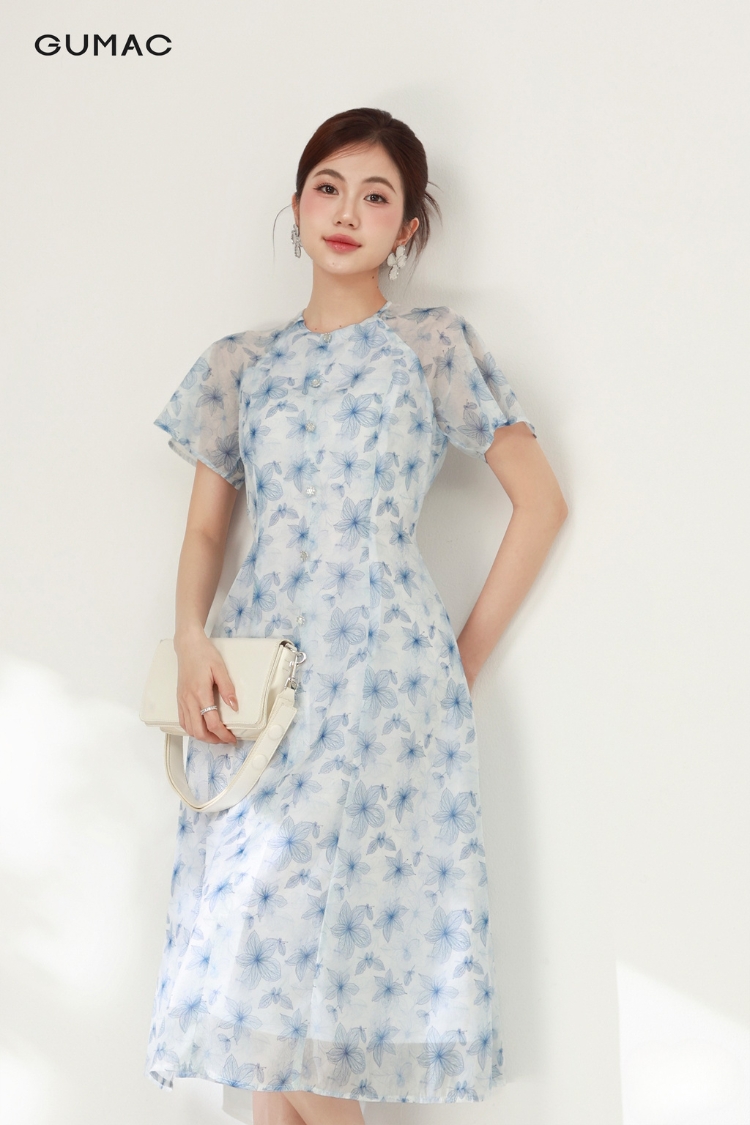 Mẫu đầm cổ tròn cánh tiên