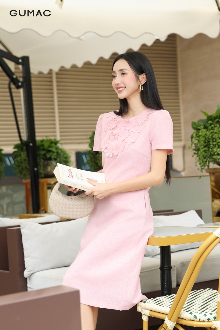 Mẫu đầm suông đính hoa