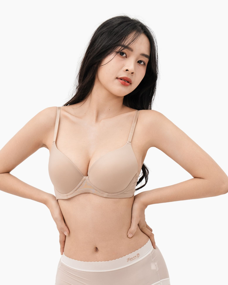 Áo ngực có gọng giúp định hình và nâng đỡ tốt hơn, phù hợp khi cần mặc cùng trang phục ôm dáng, váy liền hoặc áo có chất liệu mỏng nhẹ. (Nguồn: Internet)