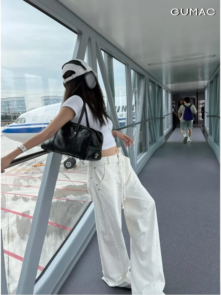 pose dáng chụp ảnh sân bay