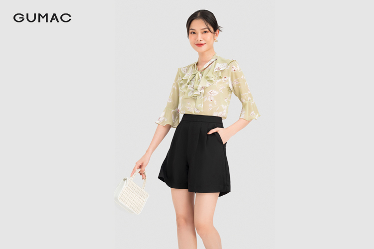 Phối cùng quần short&nbsp;