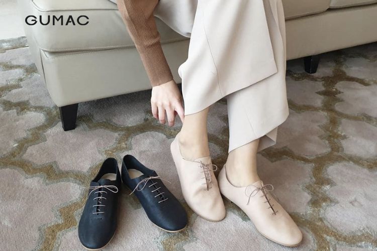 Diện quần ống rộng mix giày oxford