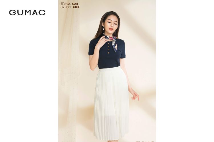 Phối váy xòe với áo thun