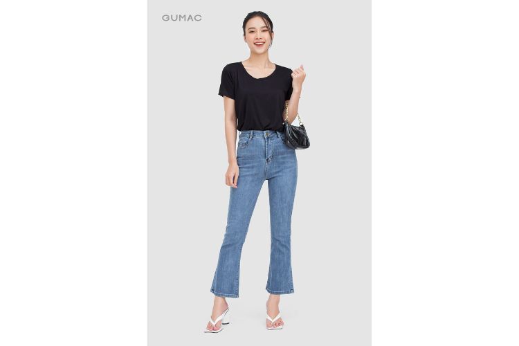 Quần jean ôm dáng phối áo thun