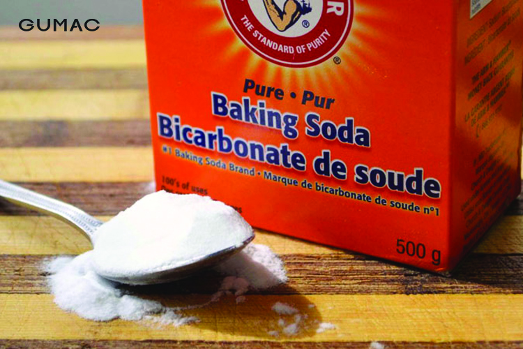 Trị hôi chân khi đi giày bằng baking soda