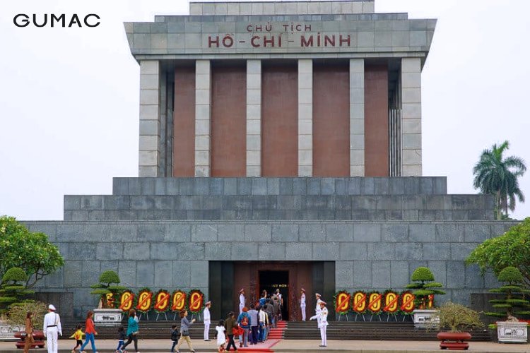 tai sao can phai chu y quy dinh ve trang phuc khi den tham lang bac