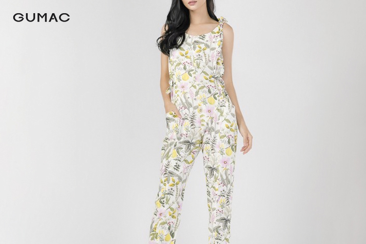 Jumpsuit có họa tiết nhỏ
