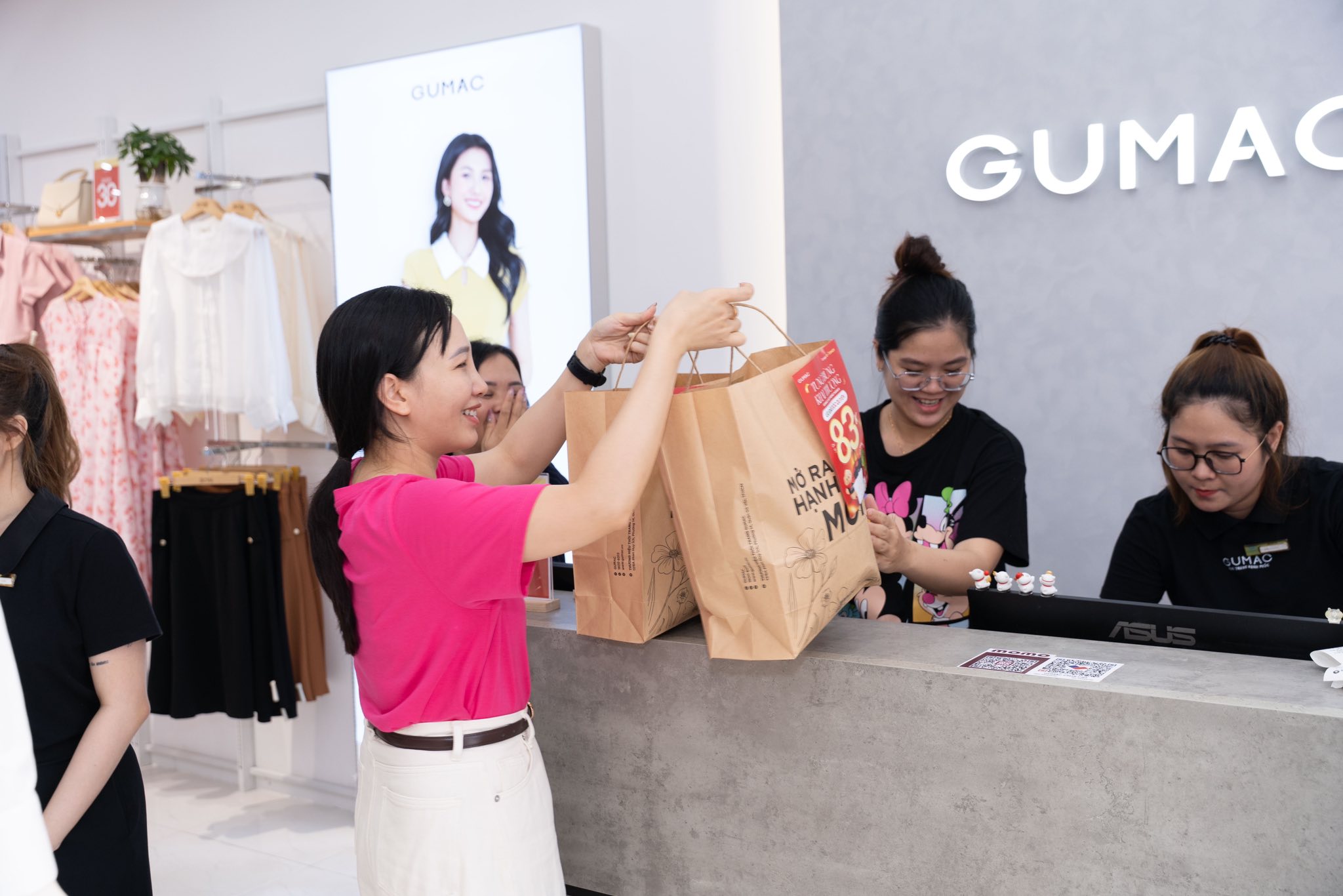 GUMAC CMT8 gui loi tri an den chi em sai gon da yeu thuong va ung ho