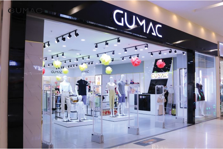 Cửa hàng thời trang nữ bán áo blazer