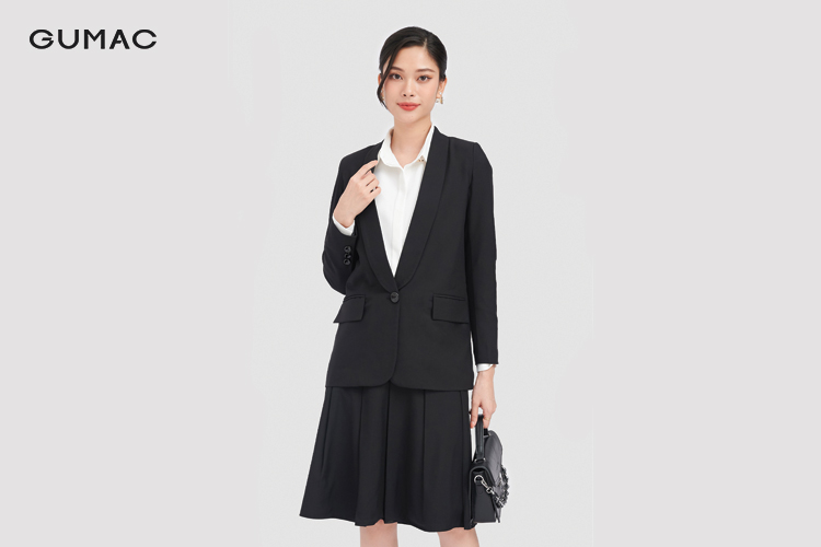 Mix áo blazer với chân váy dài