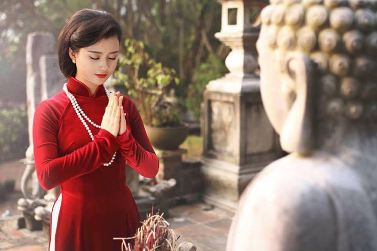 Thành tâm đi lễ chùa