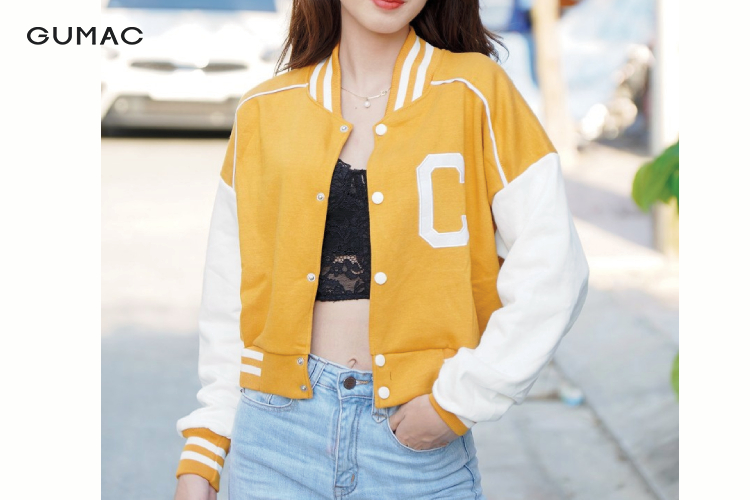 ao khoac dang croptop xinh xan