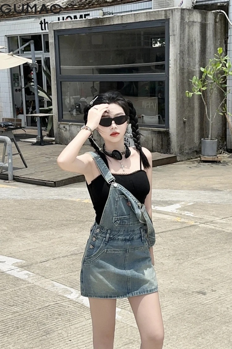Them phu kien vao outfit voi yem vay