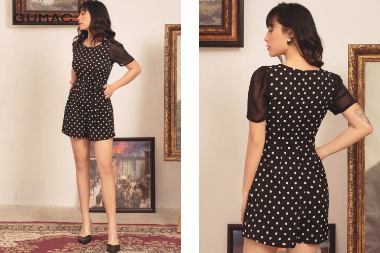 Jumpsuit ngắn chấm bi