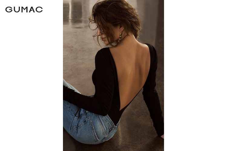 Bodysuit đen để ăn mặc theo swag