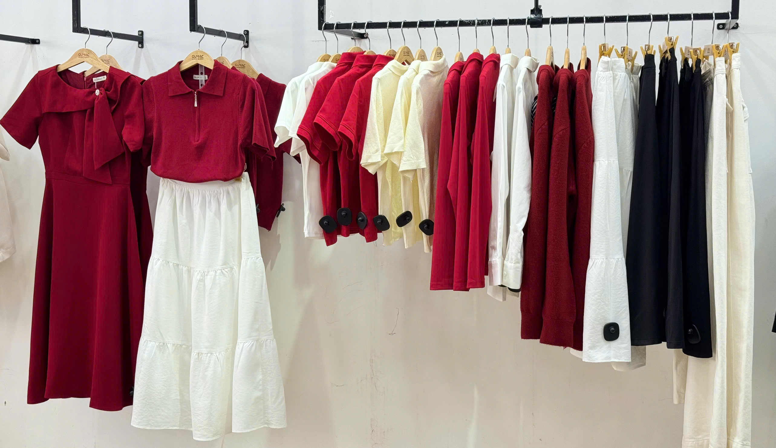 hinh anh khong gian mua sam tai shop quan ao gumac gia lai 