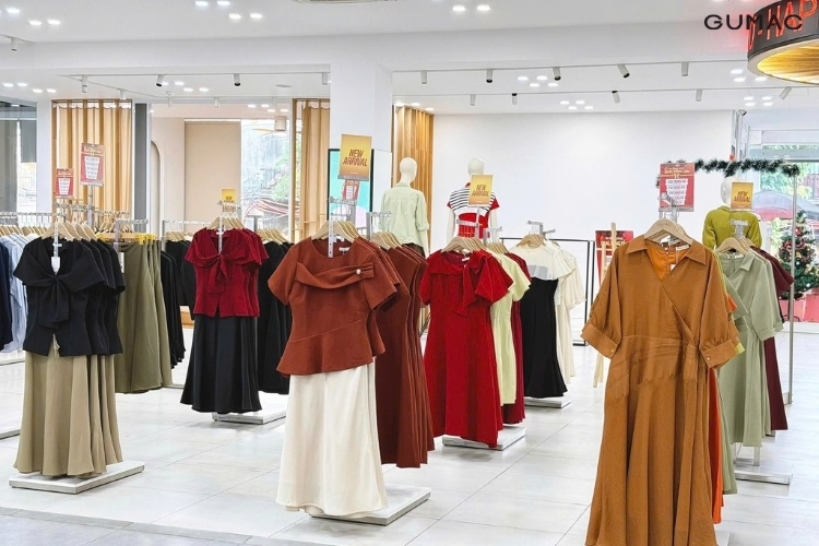 mot so hinh anh tai showroom thoi trang nu gumac tay ninh