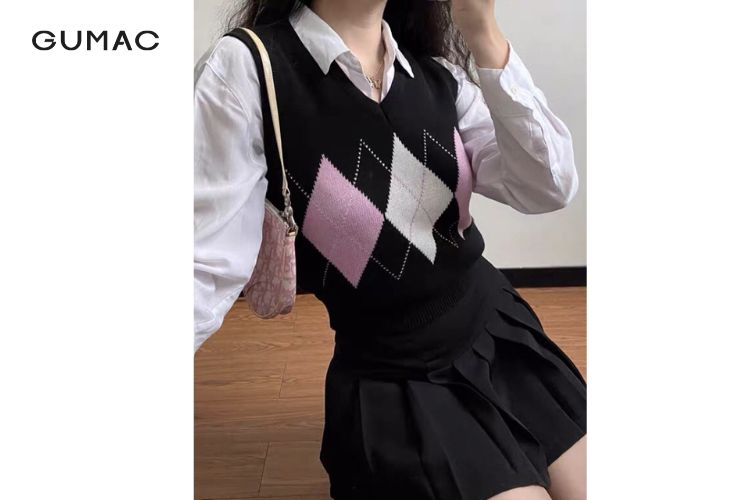 Váy tennis mix áo sơ mi và gile len thời thượng