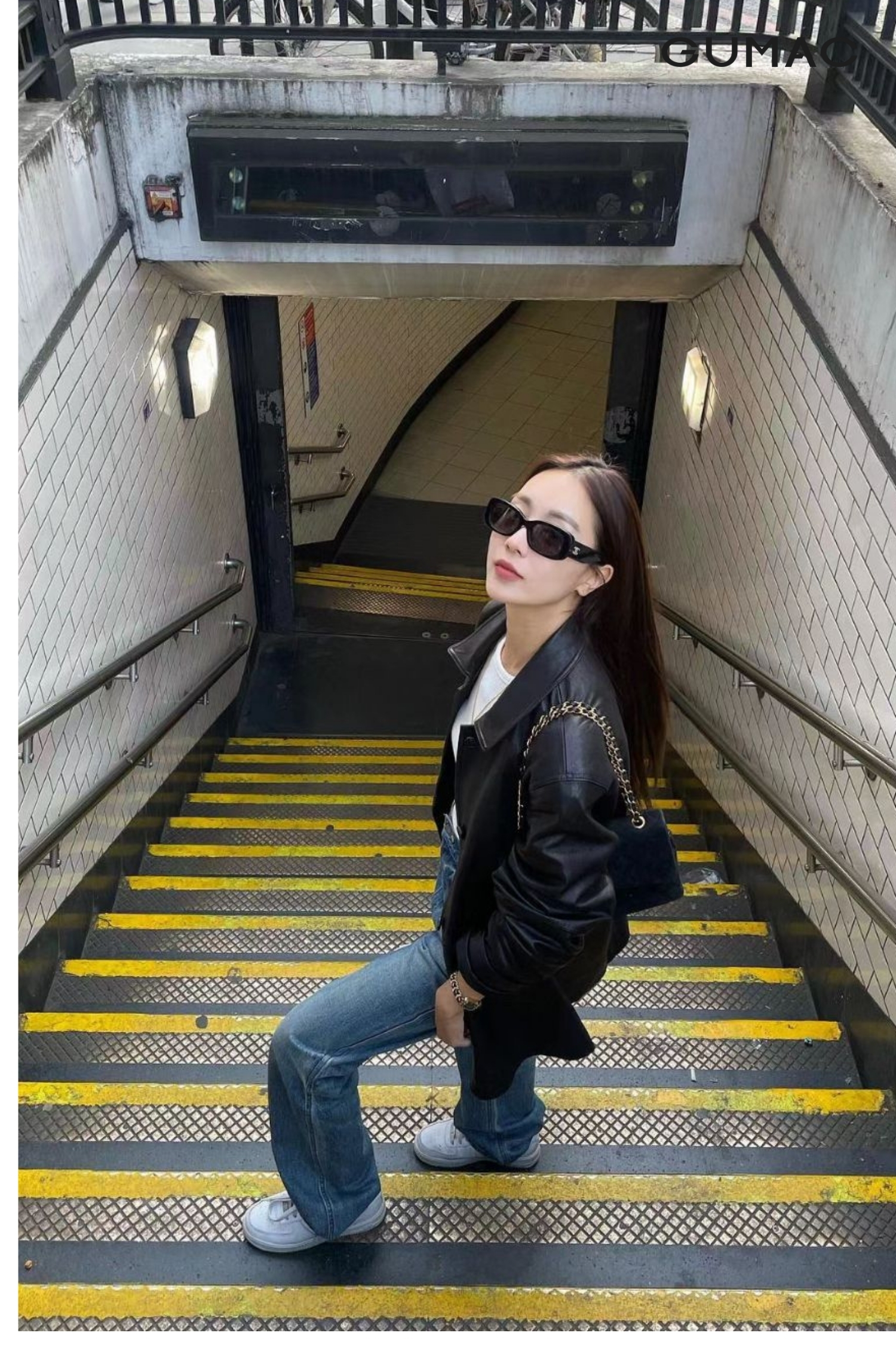 tao dang chup anh cau thang tu tren xuong ngau